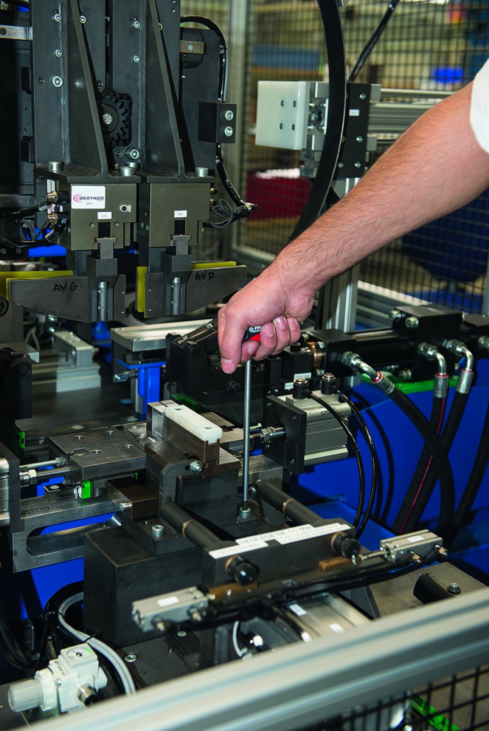 Cheie locas hexagonal lunga cu cap sferic si maner t 03