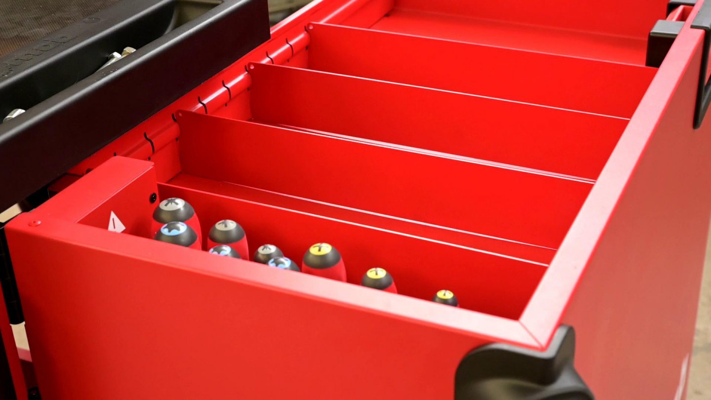 Servanta mobila extensibila pentru scule cockpit 03