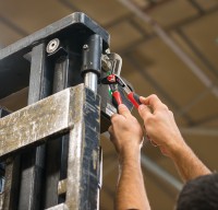 Cleste de apa autoblocante fortissimo pe card 04