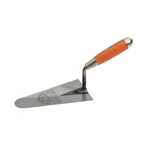 Mistrii cu mâner din lemn